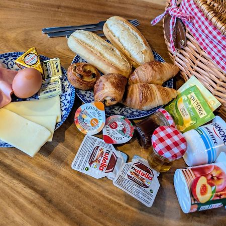 A Fleur De Couette Hotel Auvelais Kültér fotó